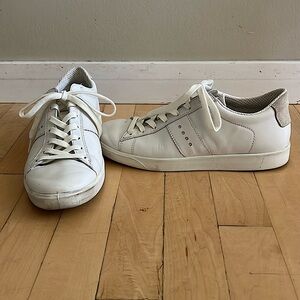 Ecco white leather tennis shoe size 39. (8 1/2)